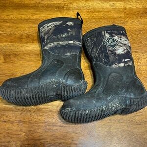 Muck boots